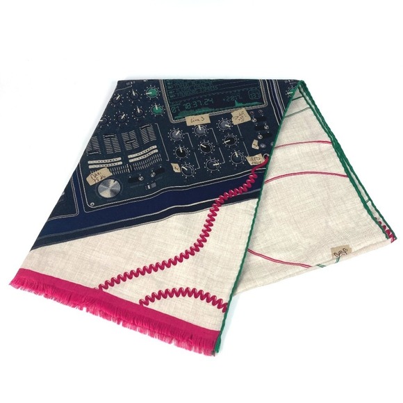 HERMES Authentic Cream Silk Scarf - Picture 1 of 15